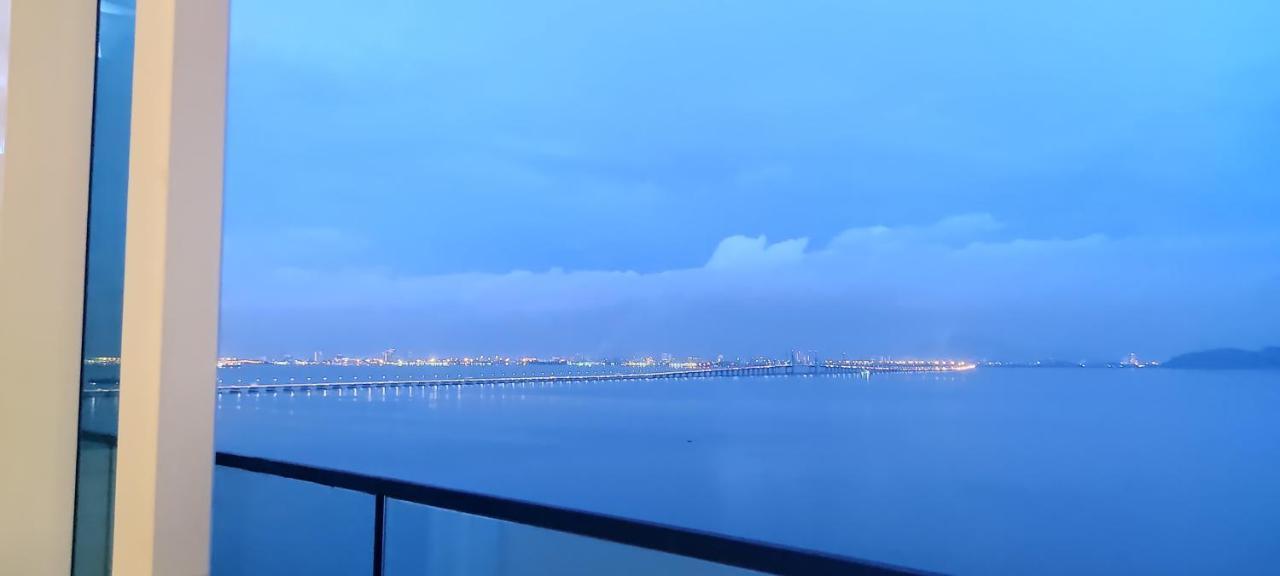 Infinite Seaview With Penang Bridge Suite With Sunrise Up To 11 Person بيان ليباس المظهر الخارجي الصورة